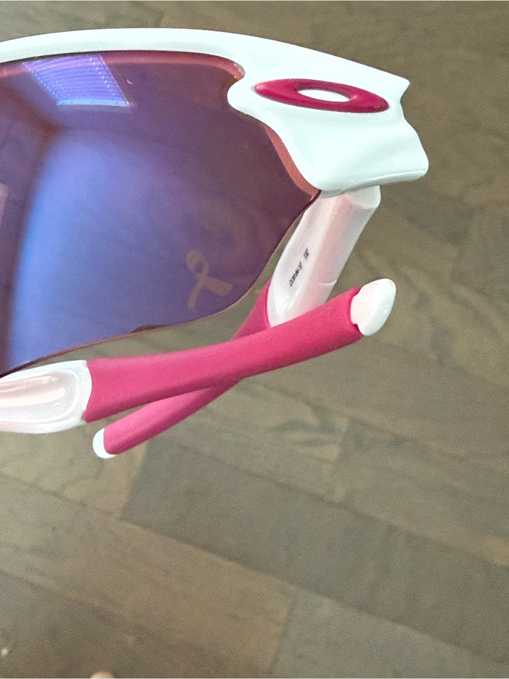 Oakley Pink and White Sunglasses Special Breast Cancer Awareness Ribbon Edition - Picture 4 of 9